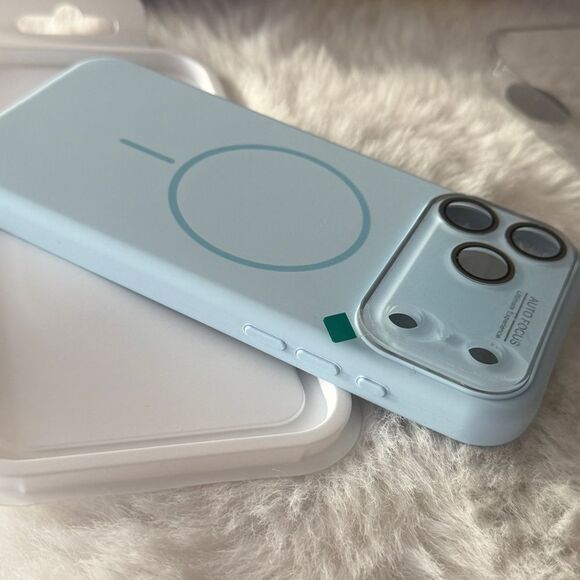 ⚡️FLASH SALE⚡️IPhone 17pro max magsafe shock proof full coverage case - Blue - Picture 3 of 4